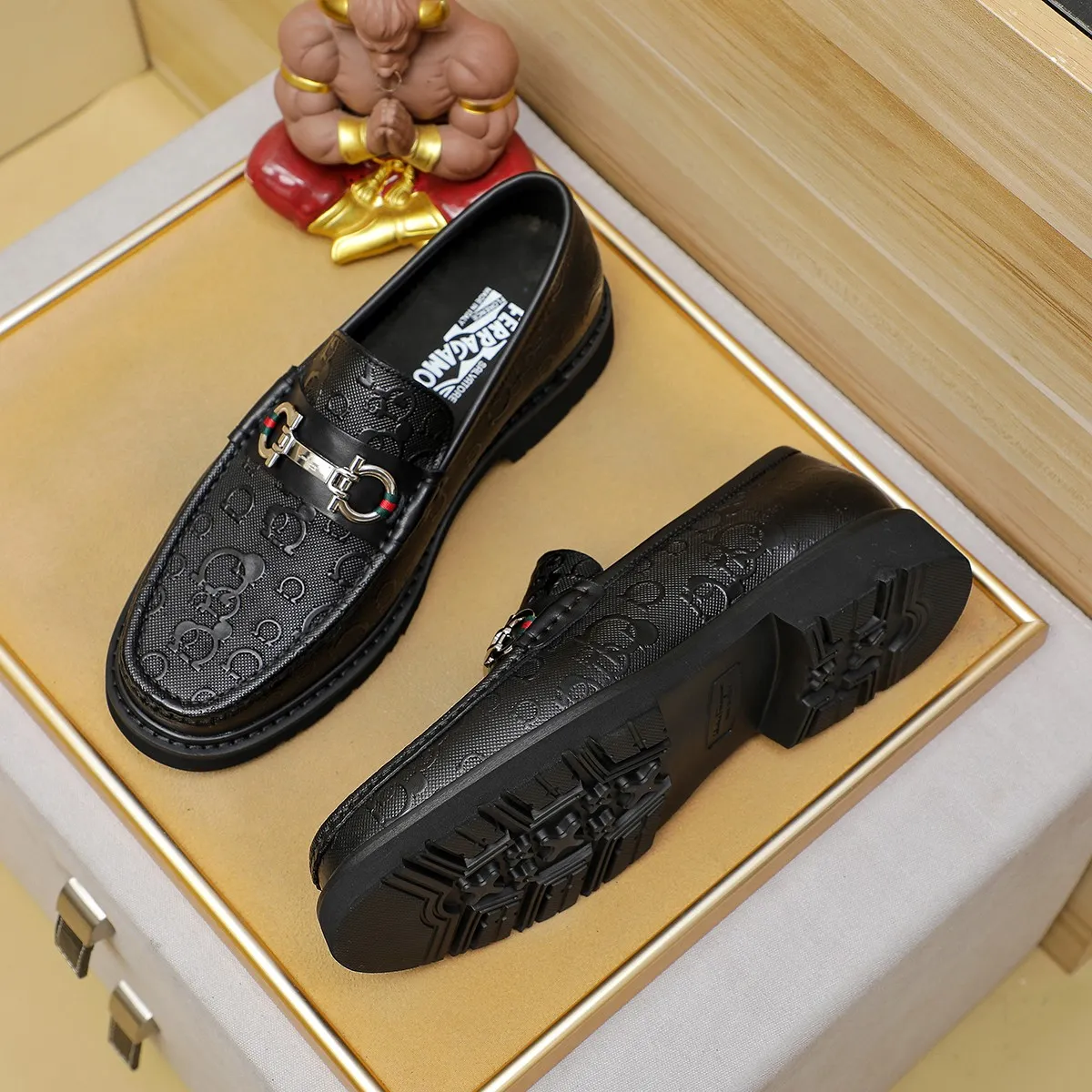 Men's shoes 💰500 Ferragamo [Ferragamo] top imported suit men's shoes 💯Original copy of the official website, product materials: selected imported embossed calfskin + luxury hardware buckle accessories ~ imported water-dyed cow 🐂 leather lining. Strong three-dimensional visual effect, original combination outsole, multiple colors available😘 Size: 38-44 (.45.46. Customized)